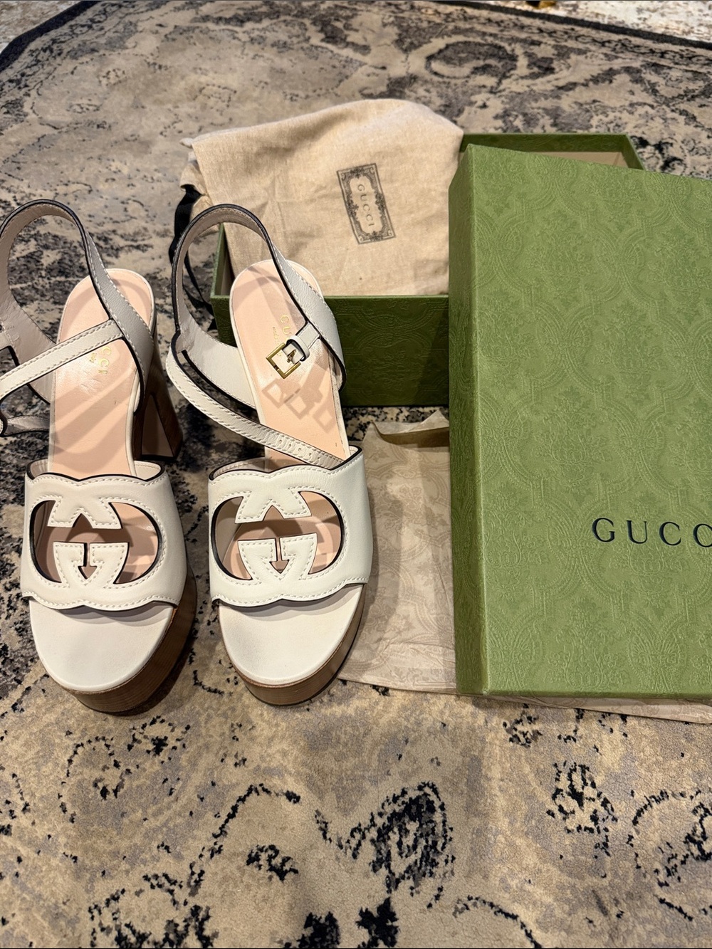 Gucci Cream Leather Platform Sandals with Signature Double G Cutout